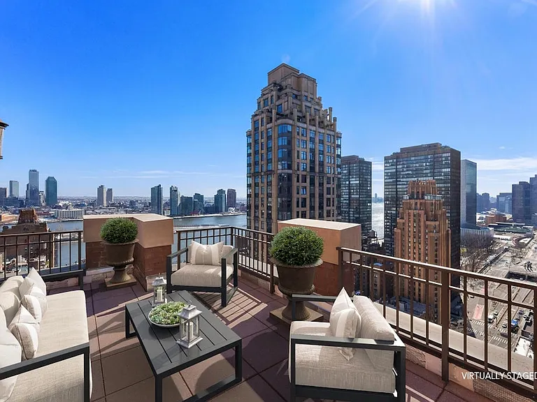 351 E 51st St #Penthouse 8 — Photo 14