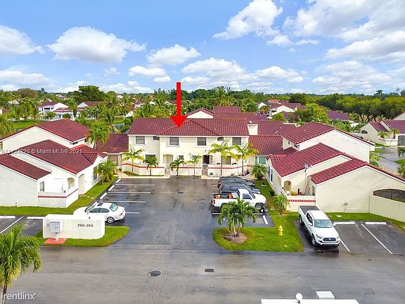 2nd image of 2909 San Remo Cir #2909