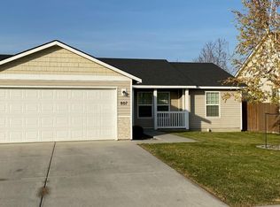 807 Highland Rd, Grandview, WA 98930