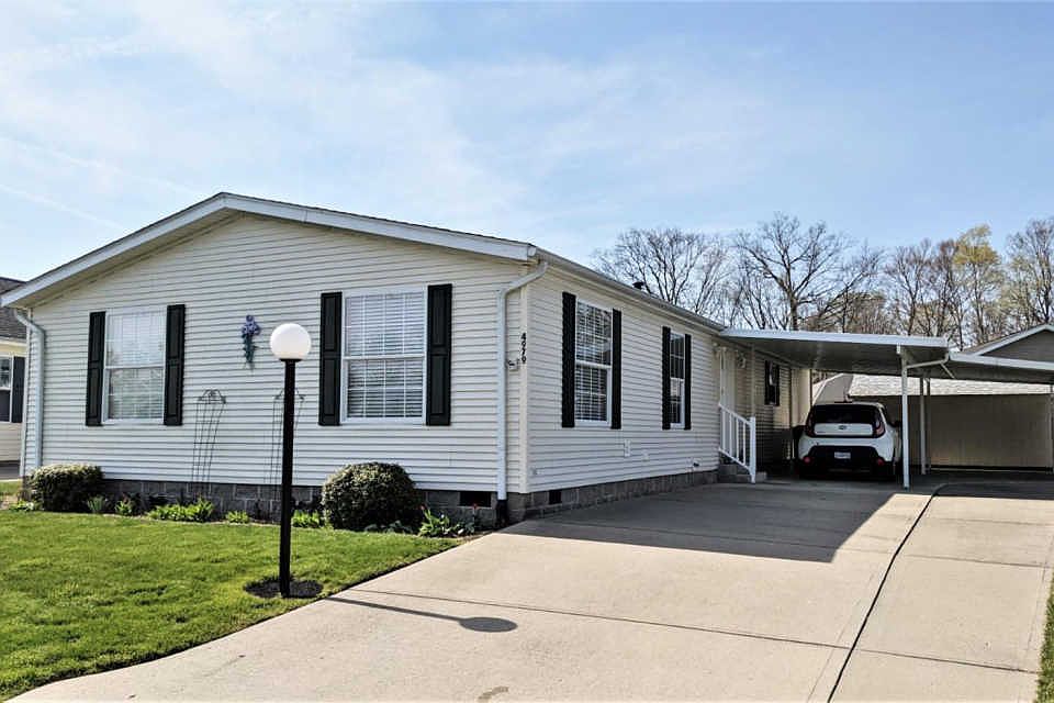 1st image of 4979 Rivercrest Dr