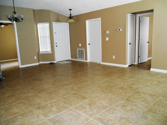 5th image of 2807 Majestic Cypress Dr E
