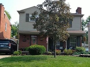 21151 Lennon St, Harper Woods, MI 48225