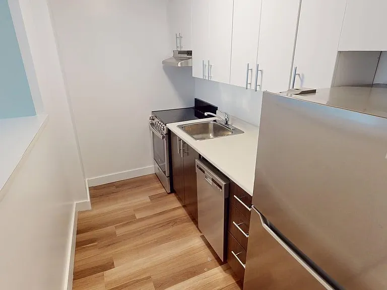 255 Stewart St — Photo 9