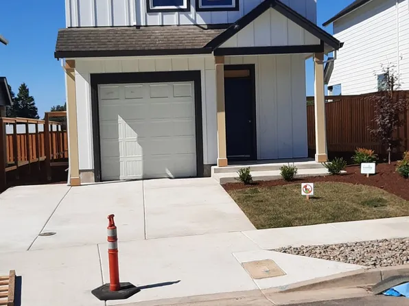 856 Laurel Pl, Silverton, OR 97381