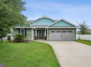 203 Waters Edge Dr, Kingsland, GA 31548