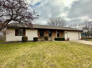 1444 Larson St, Sycamore, IL 60178