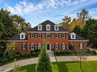 142 Center Park Ln, Oak Ridge, TN 37830