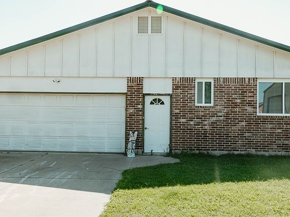 2nd image of 110 Grant Ln
