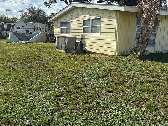 5th image of 550 SW Airoso Boulevard