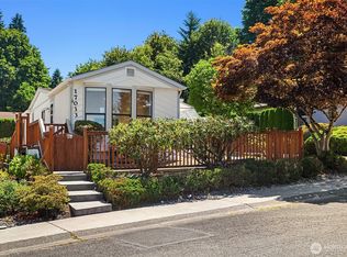 17033 Woodcrest Dr NE, Bothell, WA 98011