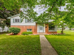 32120 Pardo St, Garden City, MI 48135