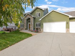 20775 Independence Ct, Lakeville, MN 55044