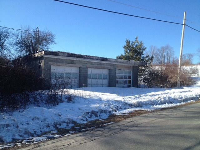 2nd image of 7620 White Sulphur Rd