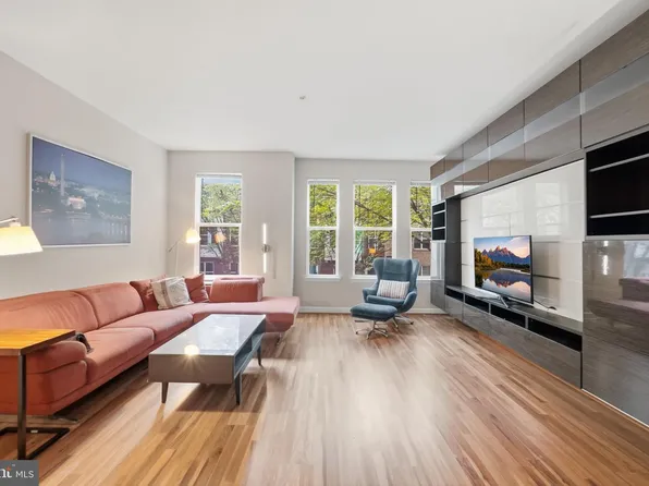 2500 Sayles Pl SE APT 8, Washington, DC 20020