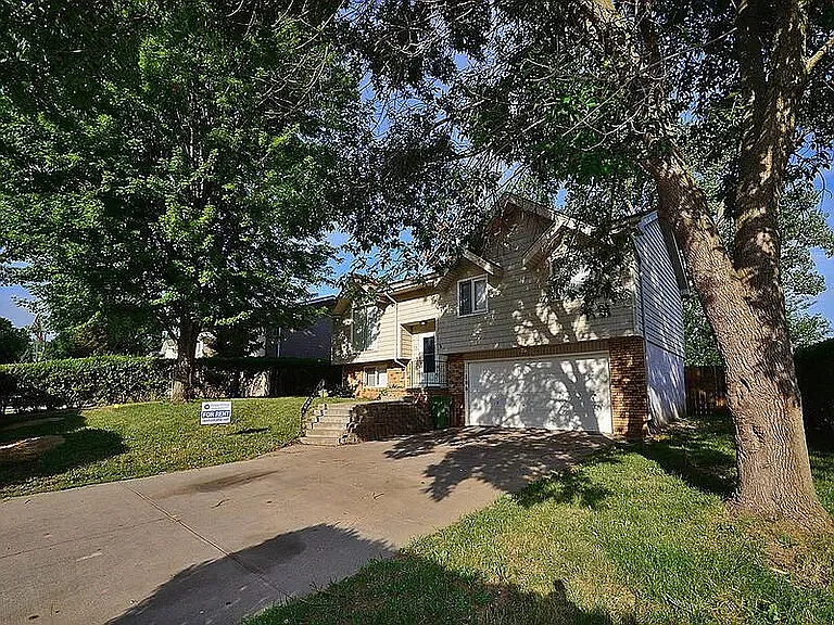818 Evergreen Ave — Photo 1