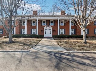 530 Devonshire Ln APT 13, Crystal Lake, IL 60014