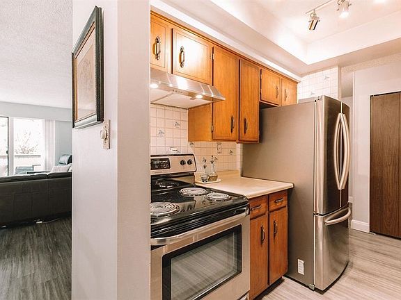 5th image of 410 Agnes St #206