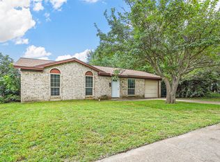305 Springwillow Rd, Burleson, TX 76028