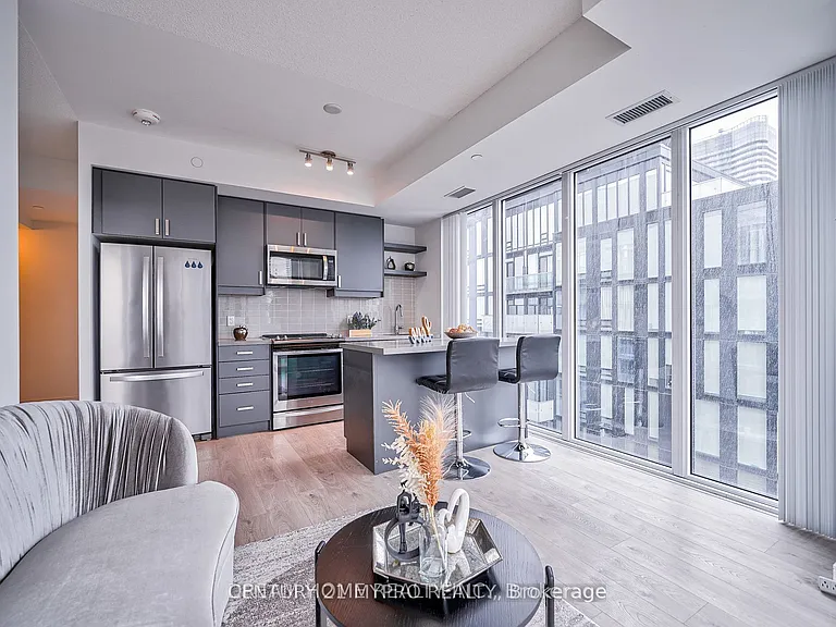 50 Wellesley St E #4002 — Photo 11