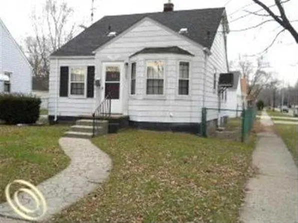 20083 Kenosha St, Harper Woods, MI 48225