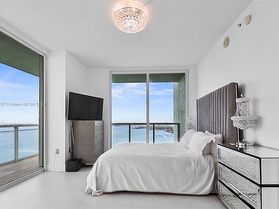 2nd image of 1900 N Bayshore Dr APT 4502