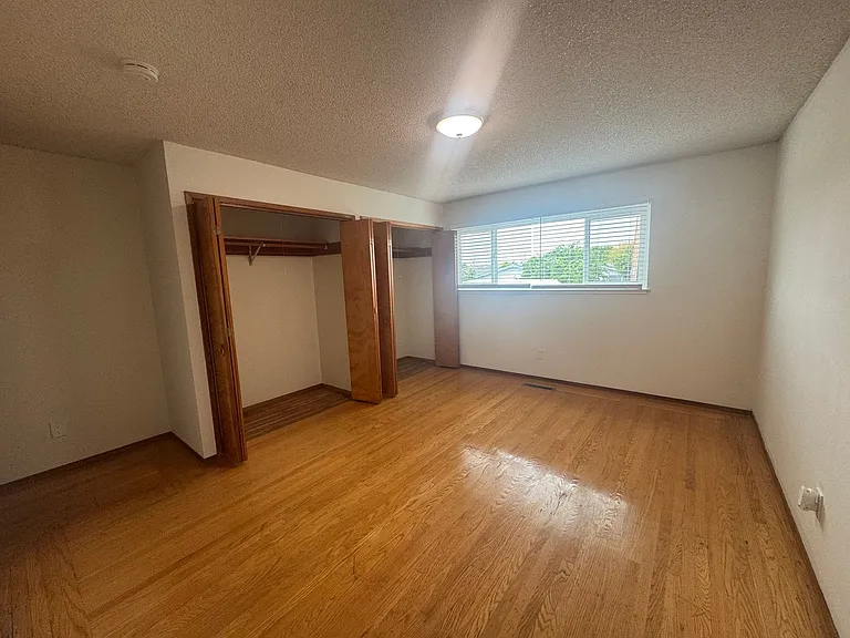 1702 Walnut St — Photo 18
