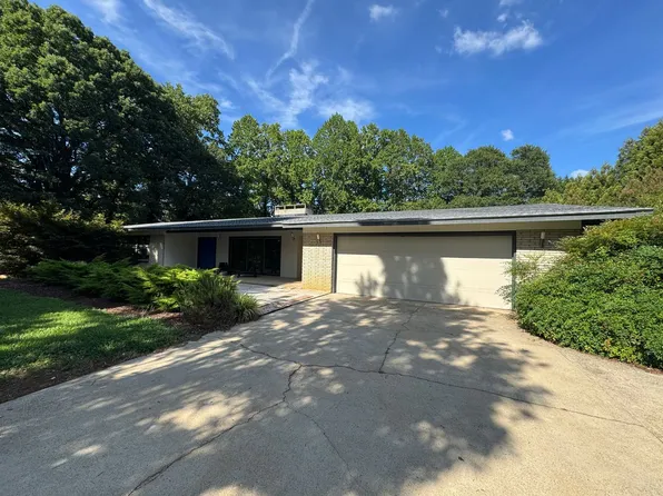 2015 S Point Rd, Belmont, NC 28012