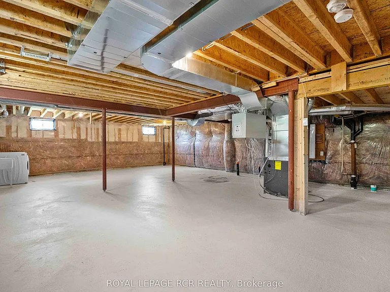 166 Seeley Ave — Photo 41