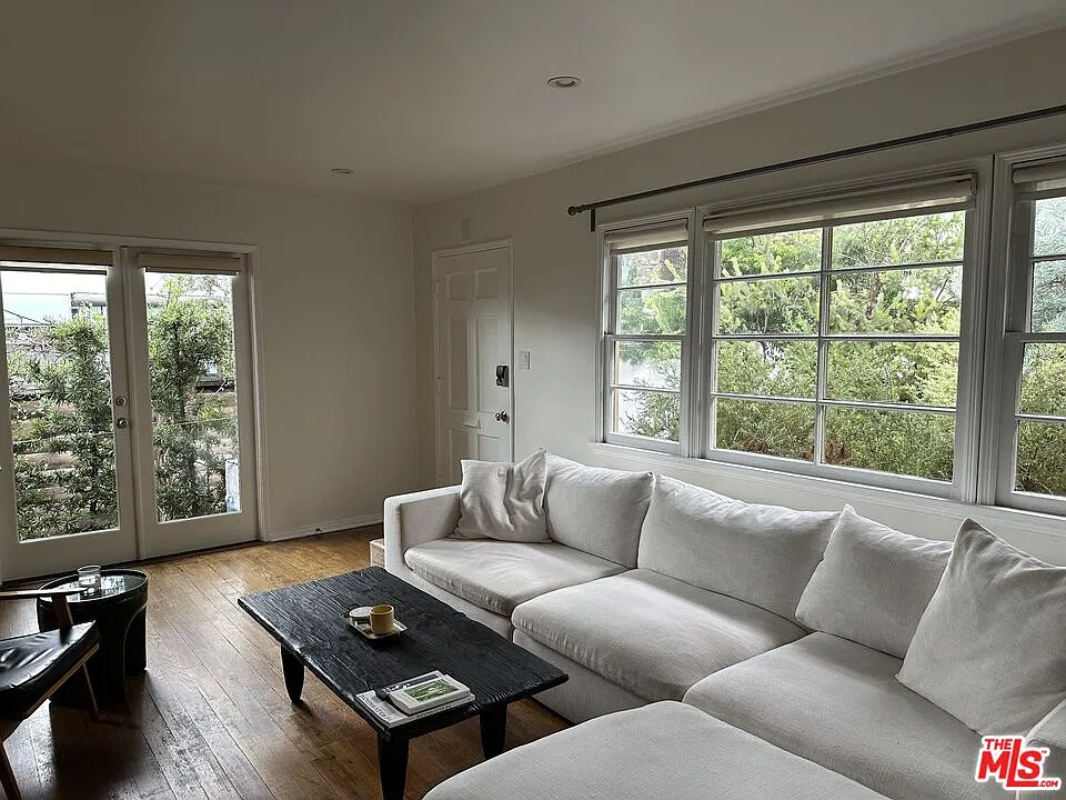 1 bed, 1.0 bath, 700 sqft, $4,500 — Photo 1