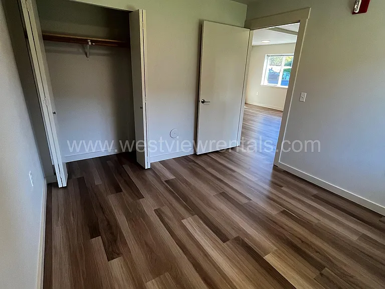 135-139 Prince Ave — Photo 333