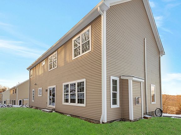 4th image of 766 Linda Ave