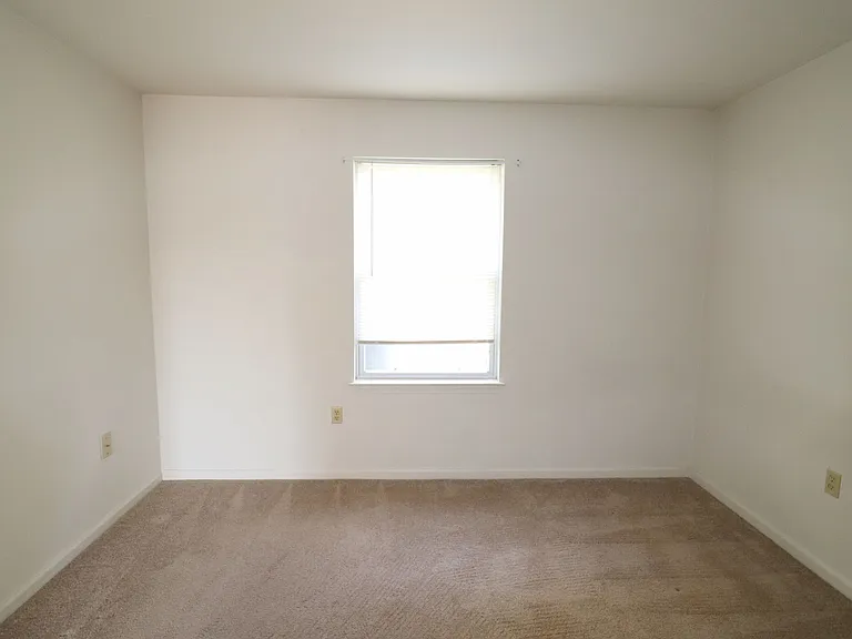 812 W Main St #4 — Photo 14