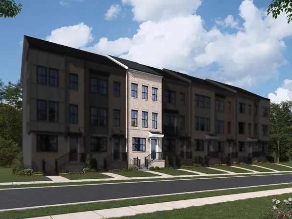 2690 River Birch Rd, Herndon, VA 20171