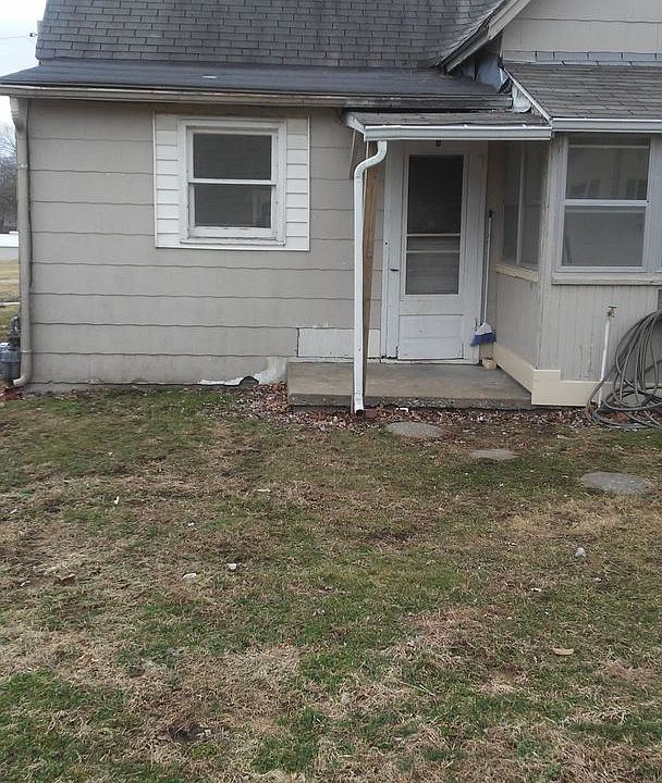 1st image of 323 McGoodwin Ave APT B