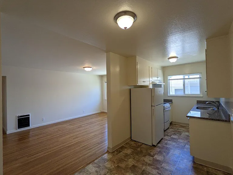 2534 Benvenue Ave — Photo 75