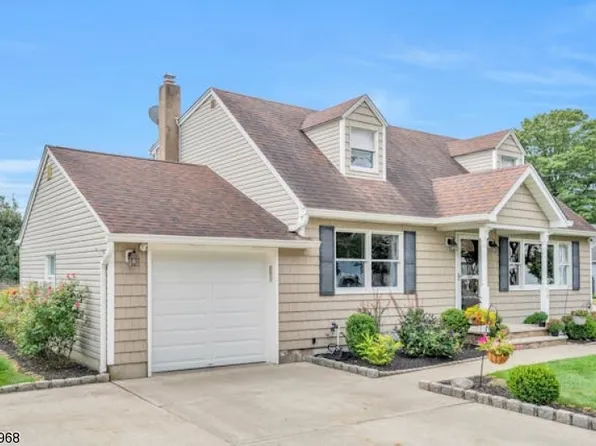 84 Winifred Dr, Totowa Boro, NJ 07512