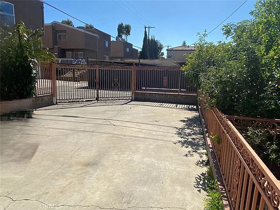 4th image of 3111 Halldale Ave