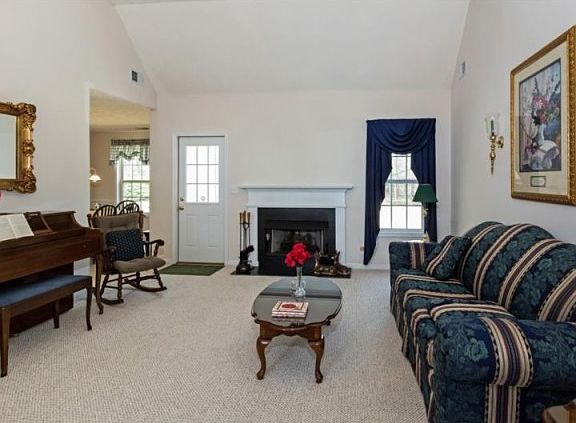 3rd image of 634 Willowwind Dr