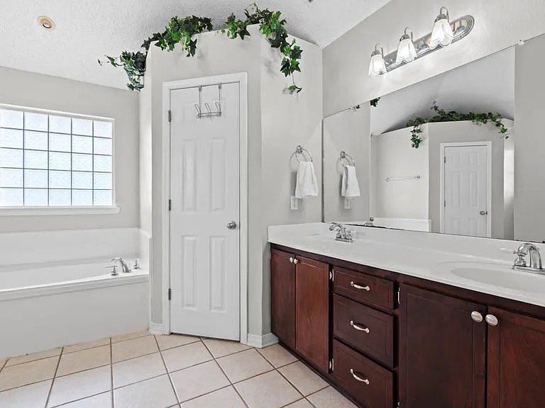 9939 Dreamway Dr — Photo 16