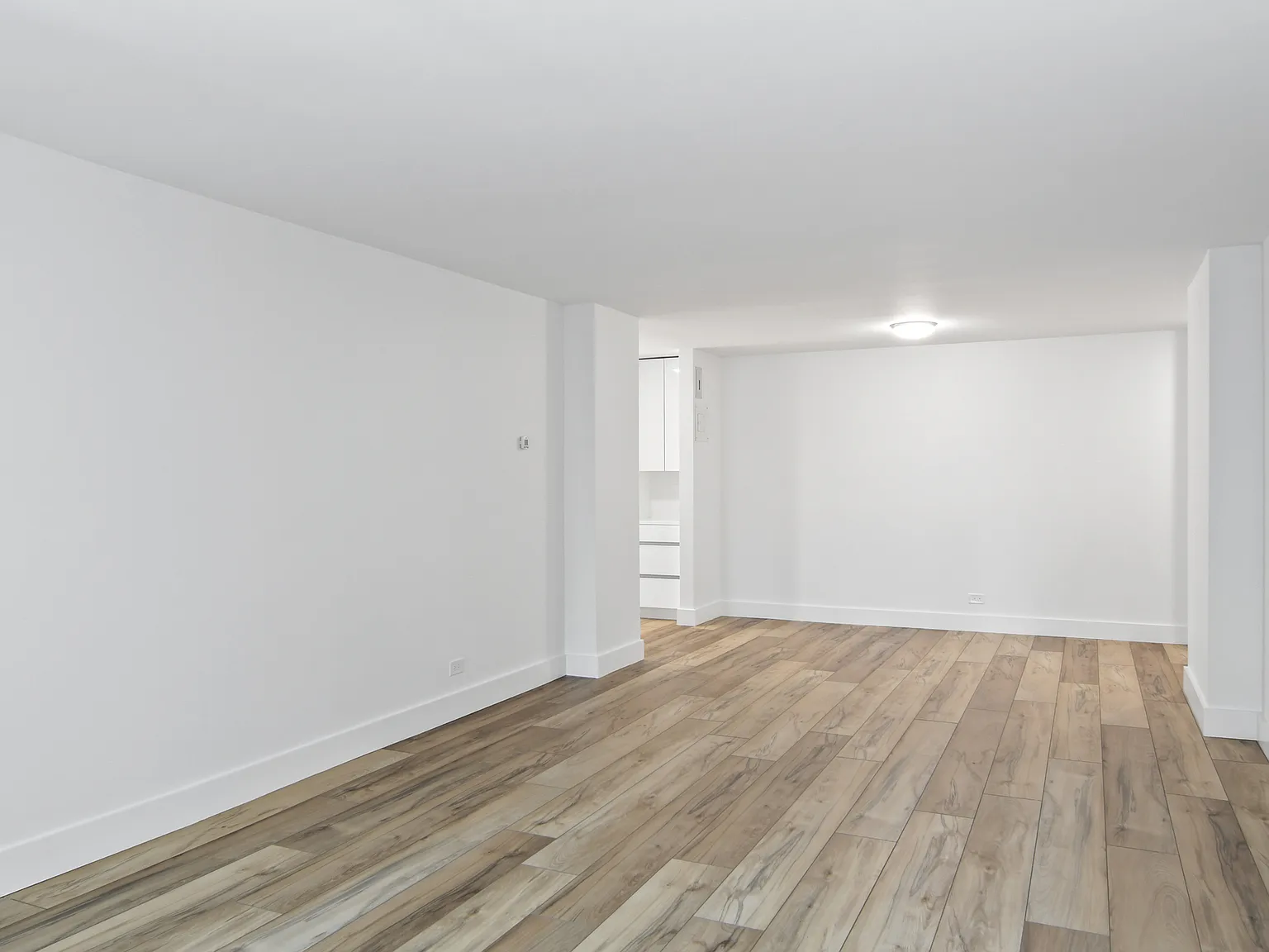 330 West 58th Street — Photo 2