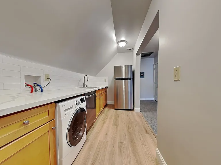 2620 J St — Photo 3