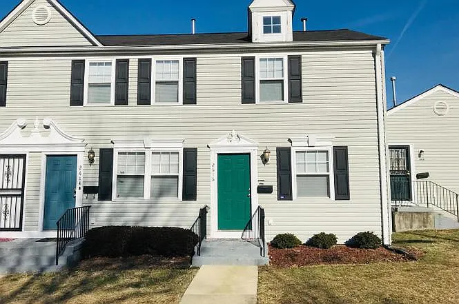 3 bed, 1.5 bath, 1000 sqft, $2,500 — Photo 2