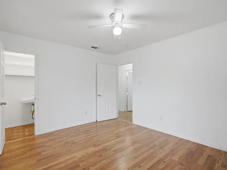 2538 Stovall Dr — Photo 7
