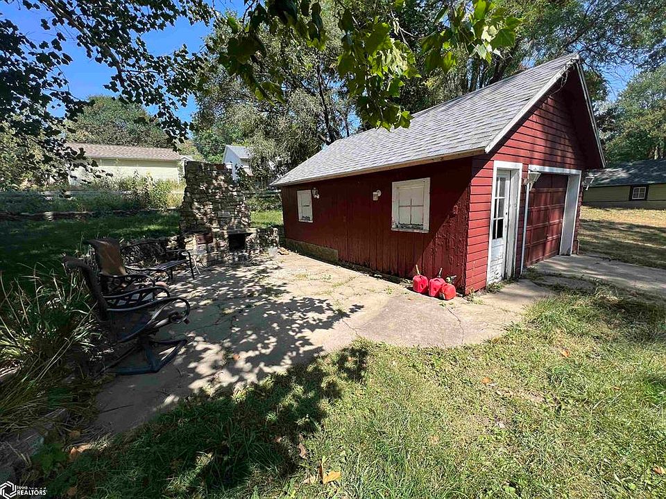 102 E Depot St, Exira, IA 50076 Zillow