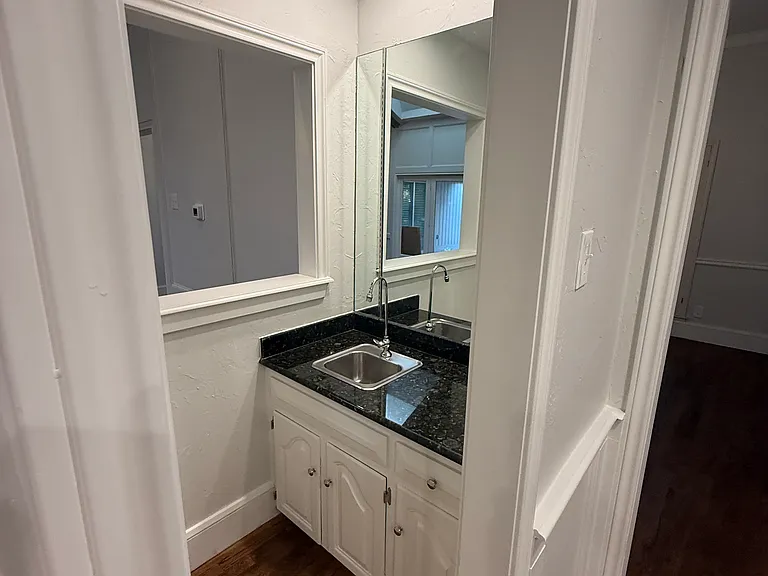 6911 Gateridge Dr — Photo 5
