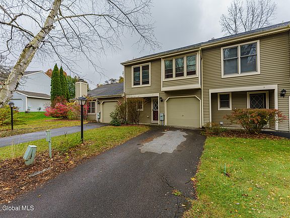 3rd image of 8 Cromwell Drive