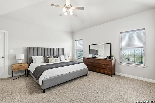 615 Sentry Hl — Photo 26