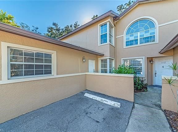 3rd image of 9578 Crescent Garden Dr APT 102