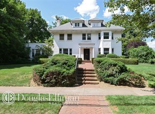 3 Davis Rd, Port Washington, NY 11050