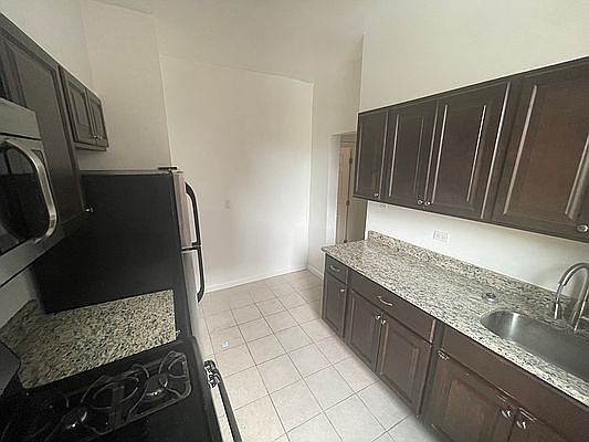 2nd image of 623 W 207th St #45
